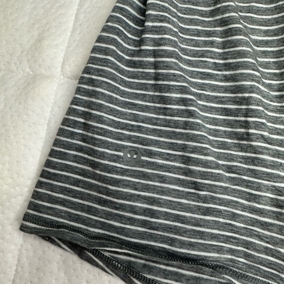 Lululemon All Tied Up Tank in Grey/White Stripes Size S - Picture 9 of 11